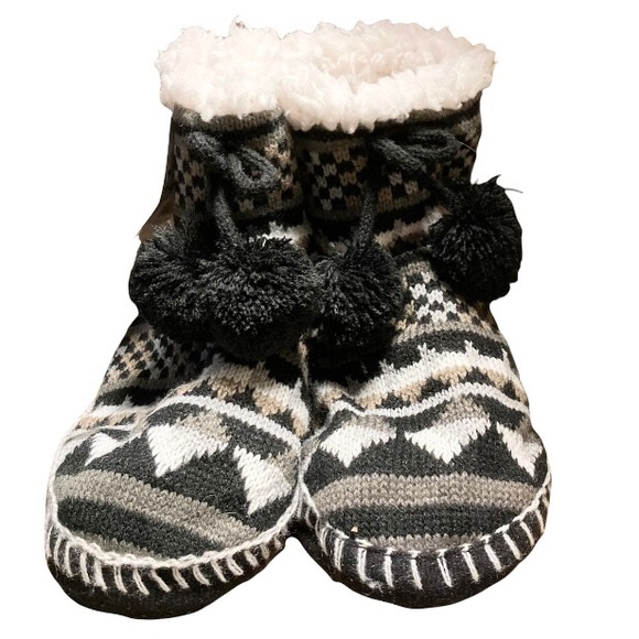 MUK LUKS Aztec Tribal Bootie Slippers White Gray Black Womens Medium 5 6 7 - Picture 2 of 10